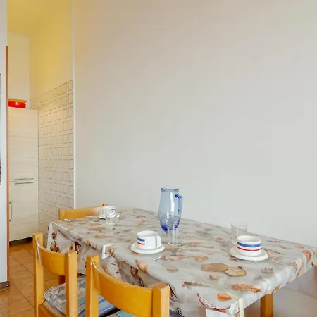 Moneglia アパート モネーリア