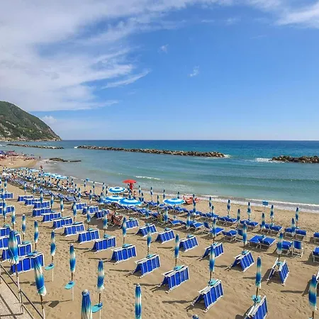 Moneglia * مونيلّي