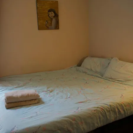 Bed & Breakfast 2's *