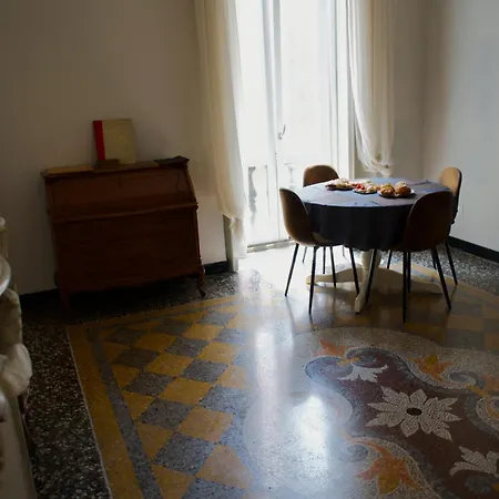 2's Bed & Breakfast Genua